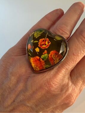 Vintage Costume Jewelry Heart Floral Resin Top Statement Ring
